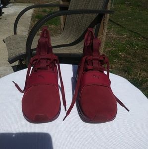 PUMA Phenom sneaker Size 9.5